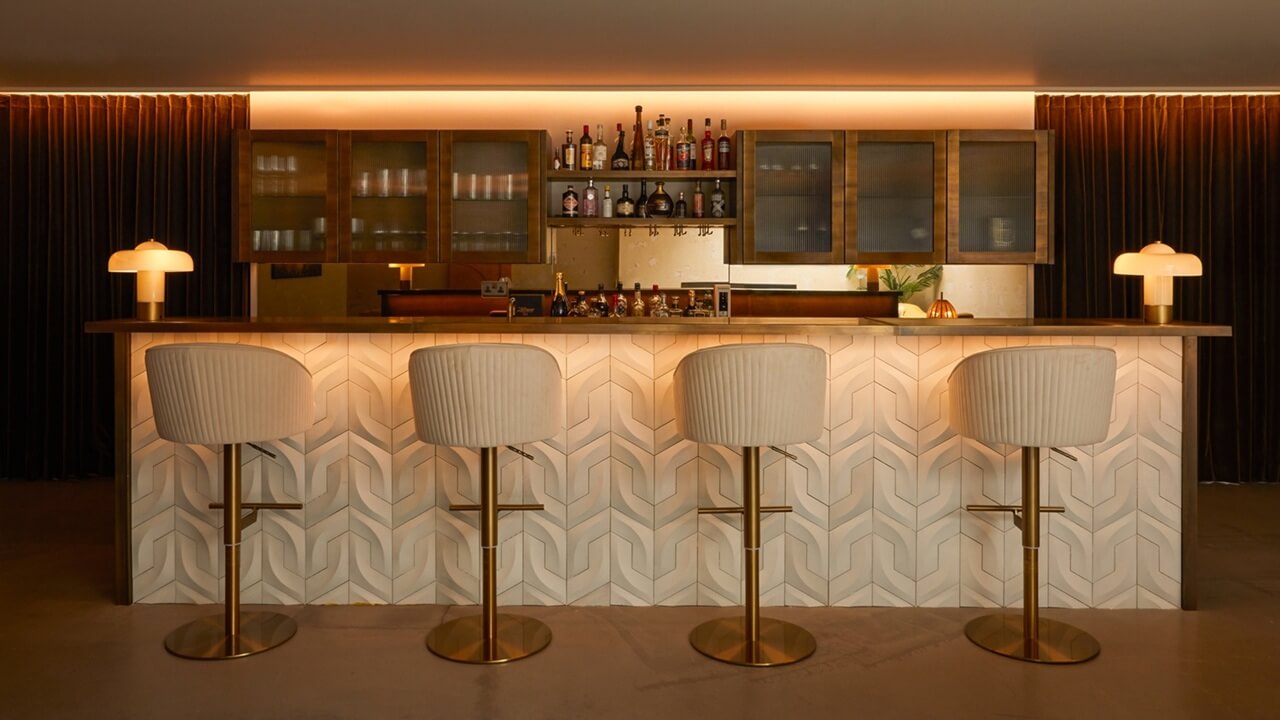 Bar-and-wine1280